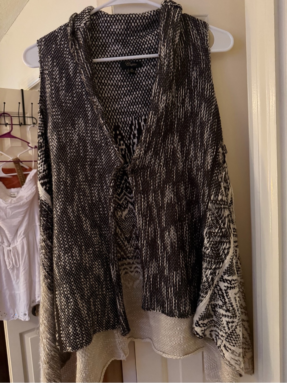 Women’s Black & Cream Open Knit Sleeveless Cardigan Vest